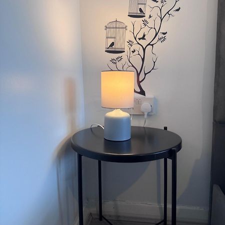 Modern Room In A 4 Bedroom Flat In London, Shared Bathroom! Екстер'єр фото