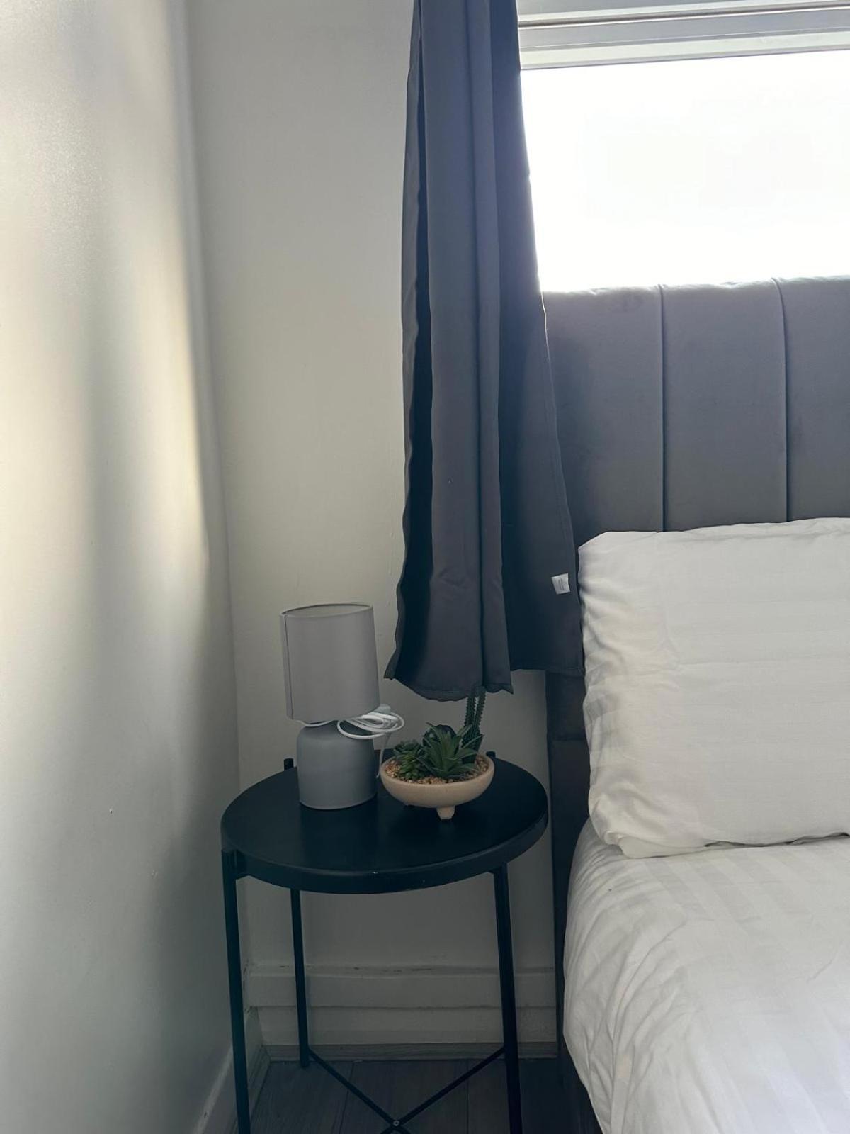 Modern Room In A 4 Bedroom Flat In London, Shared Bathroom! Екстер'єр фото