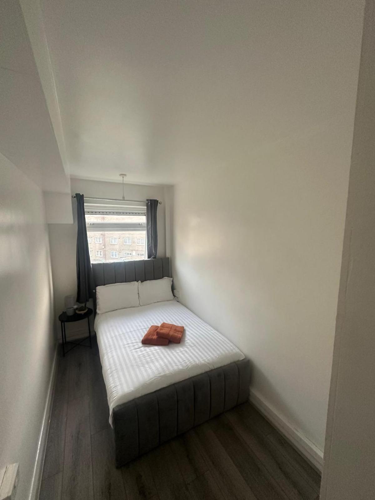 Modern Room In A 4 Bedroom Flat In London, Shared Bathroom! Екстер'єр фото