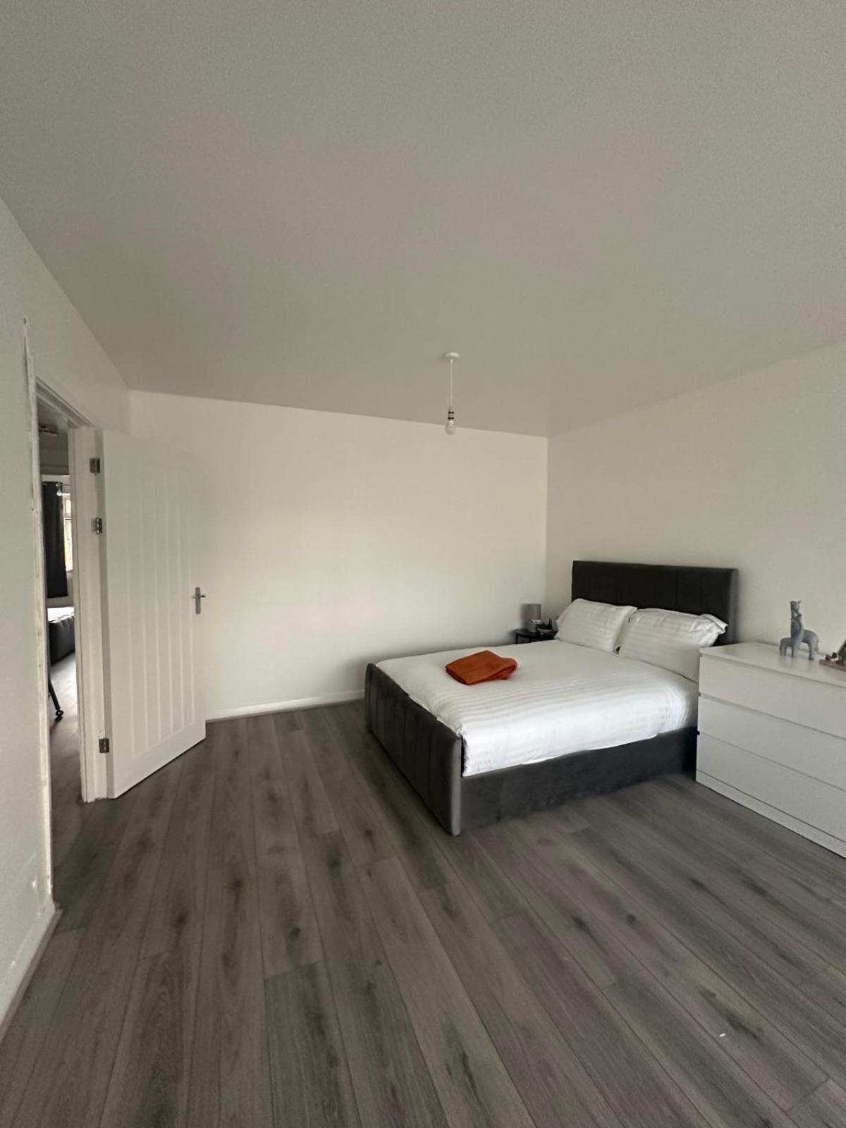 Modern Room In A 4 Bedroom Flat In London, Shared Bathroom! Екстер'єр фото