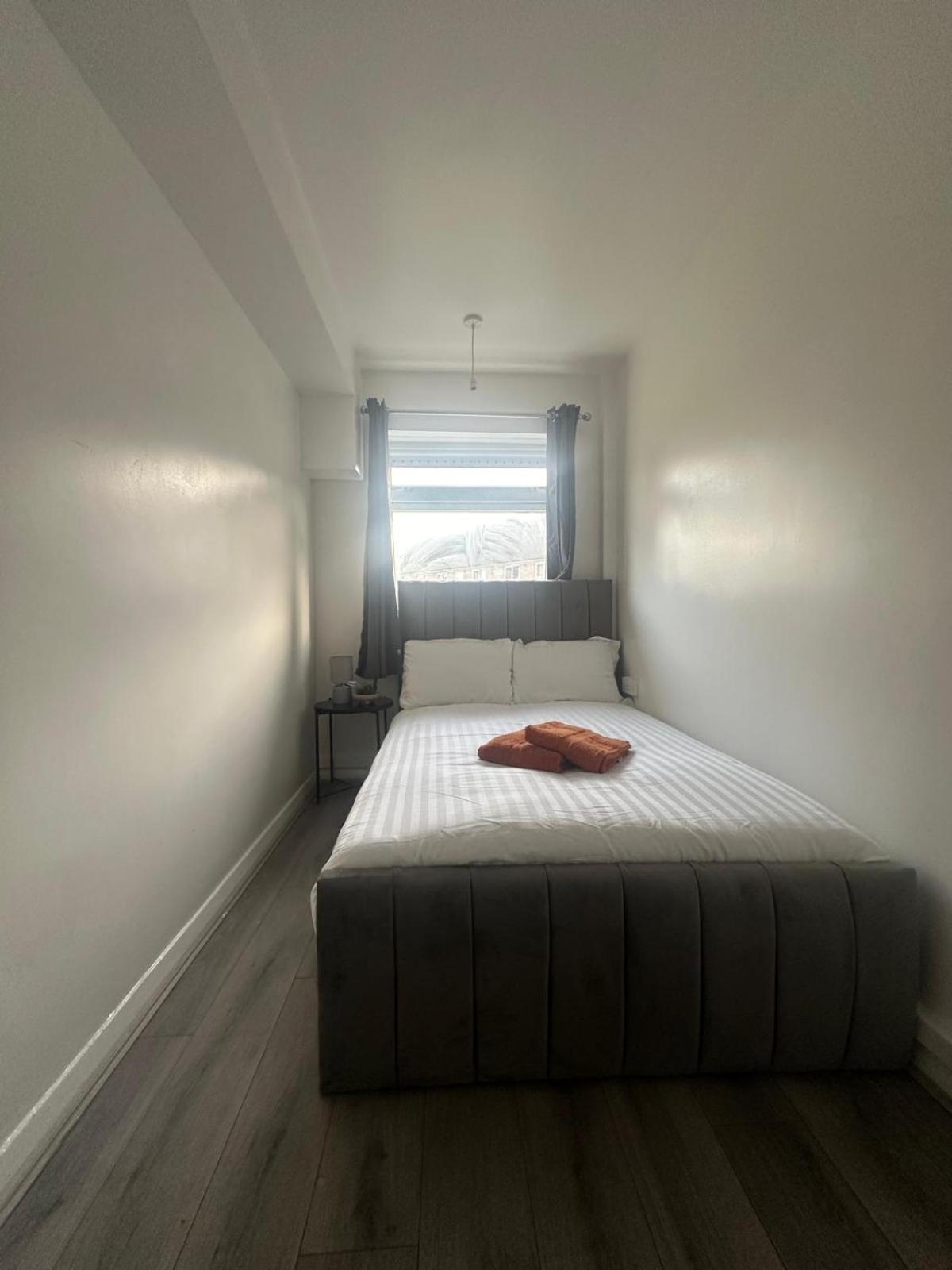 Modern Room In A 4 Bedroom Flat In London, Shared Bathroom! Екстер'єр фото