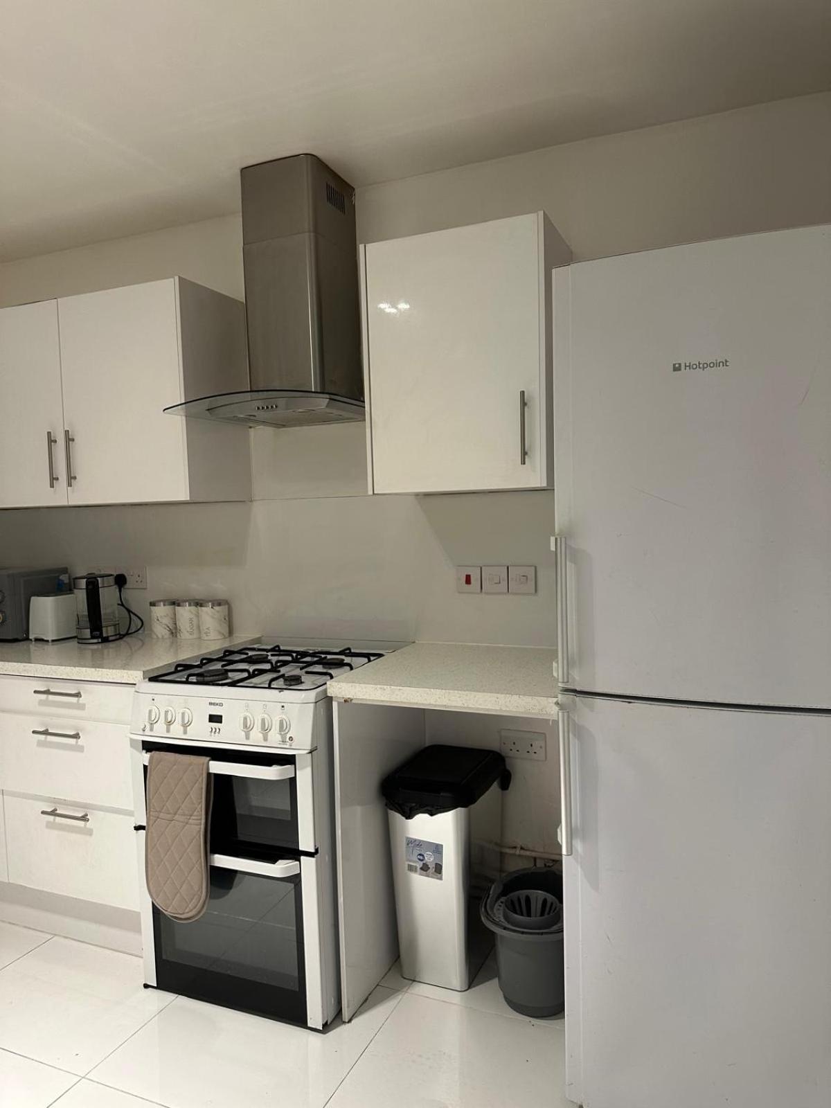 Modern Room In A 4 Bedroom Flat In London, Shared Bathroom! Екстер'єр фото
