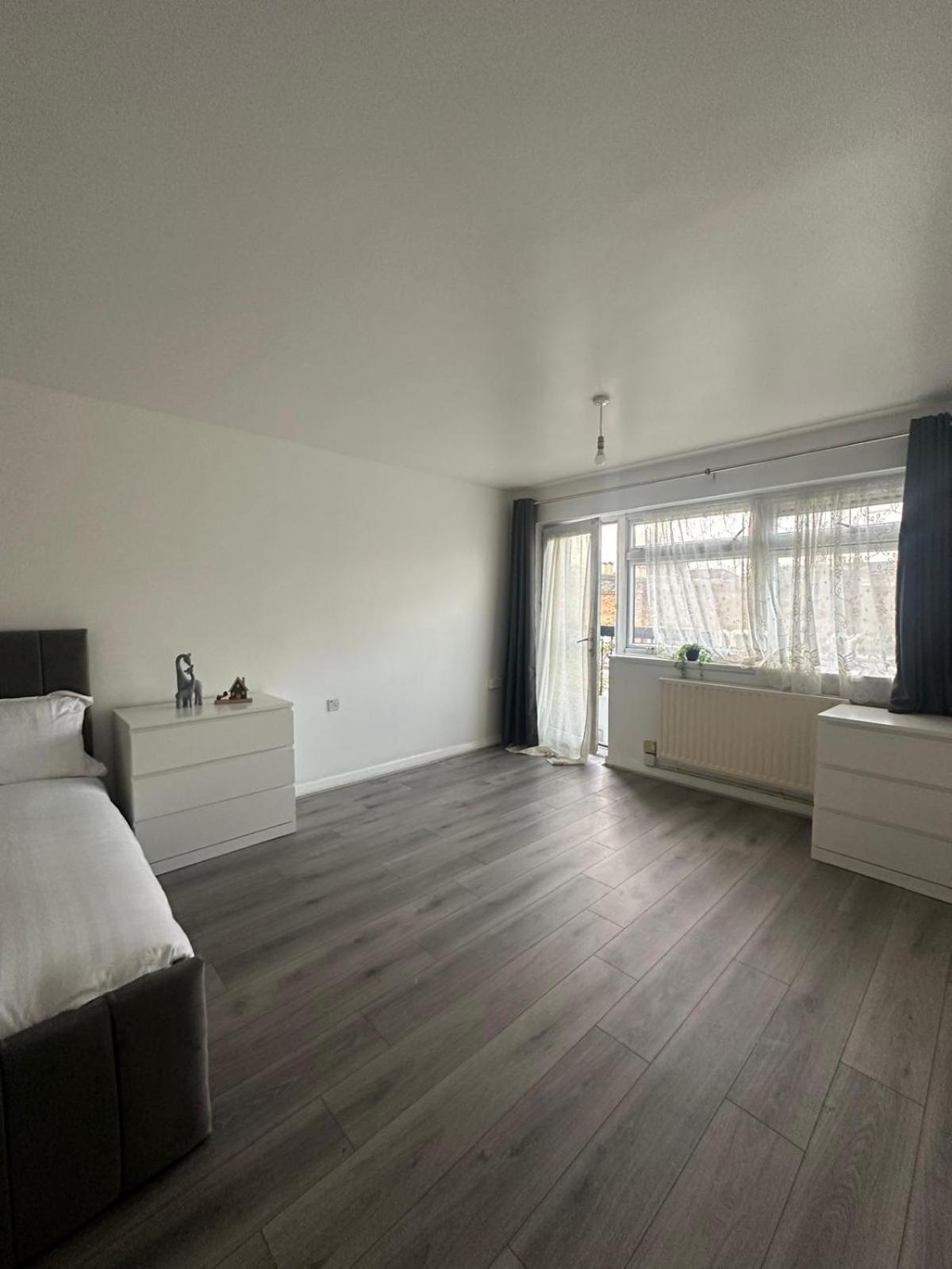 Modern Room In A 4 Bedroom Flat In London, Shared Bathroom! Екстер'єр фото