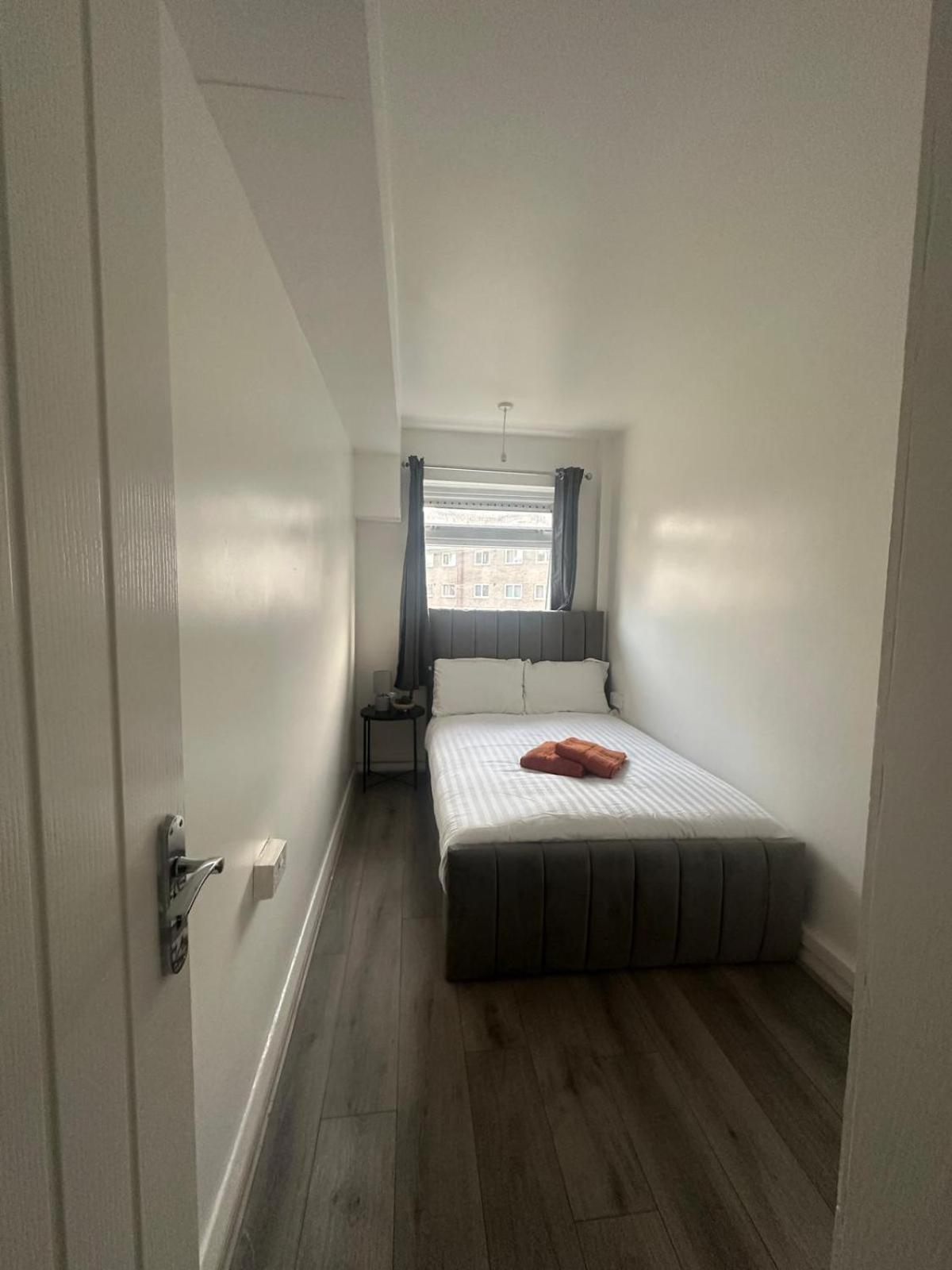 Modern Room In A 4 Bedroom Flat In London, Shared Bathroom! Екстер'єр фото