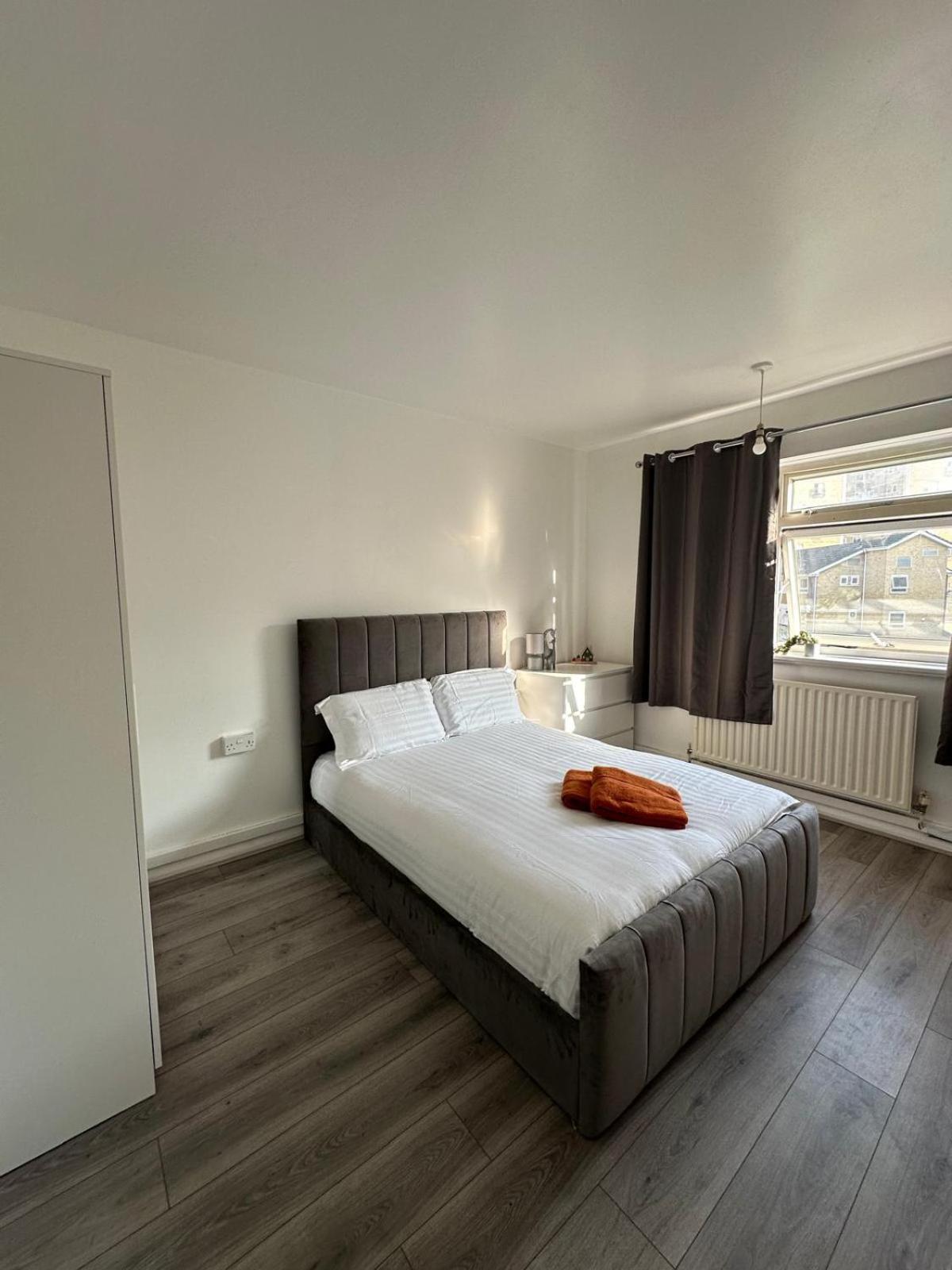 Modern Room In A 4 Bedroom Flat In London, Shared Bathroom! Екстер'єр фото