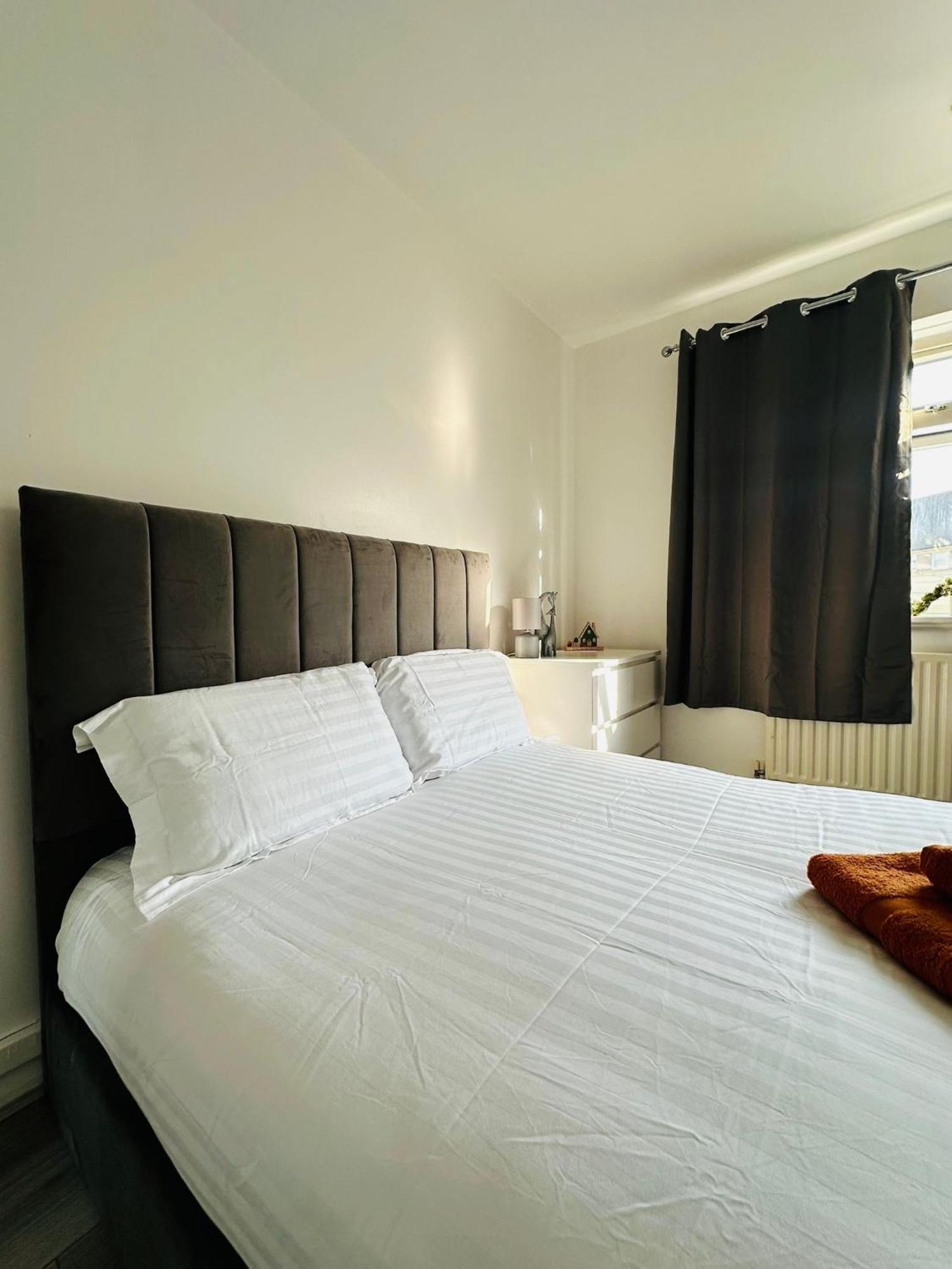 Modern Room In A 4 Bedroom Flat In London, Shared Bathroom! Екстер'єр фото