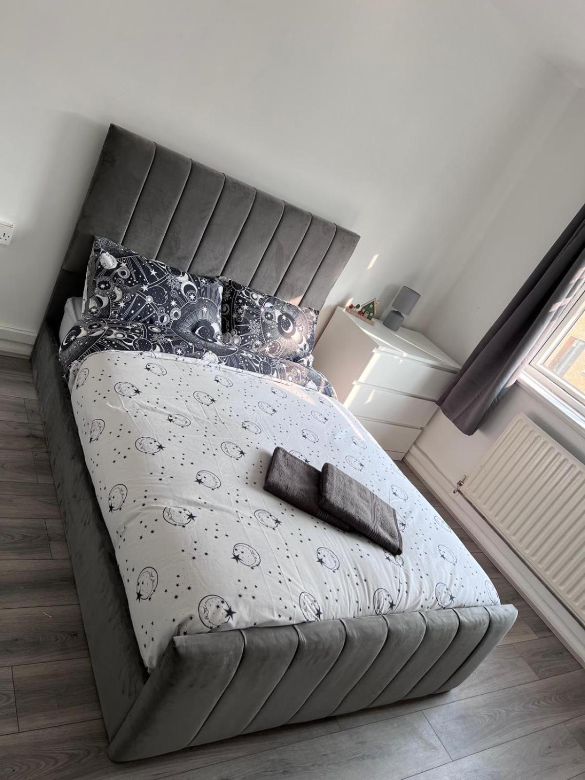 Modern Room In A 4 Bedroom Flat In London, Shared Bathroom! Екстер'єр фото